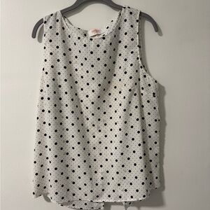 Renee C. White and Black Sleeveless Tank Top